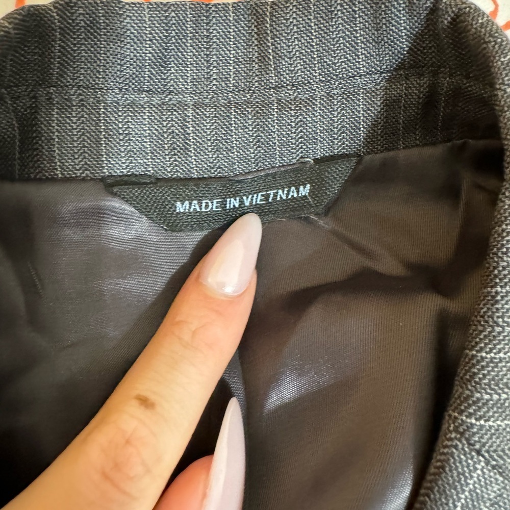 Blazer - Picture 2 of 3